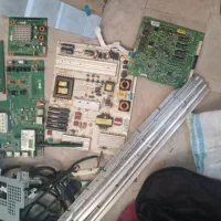 1. 48سامسونگ صفحه شکسته. 2. برد تلوزیون42 سالم|تلویزیون و پروژکتور|ماهدشت, |دیوار