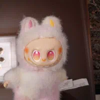 عروسک لبوبو|اسباب‌‌بازی|رباط‌کریم, رباط‌کریم|دیوار