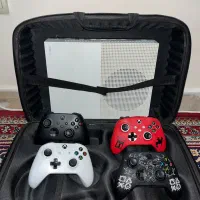 Xbox One S Digital 1TB+ 4دسته + کیف حمل ایکس باکس