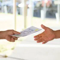 استخدام پخش‌کننده تراکت خدمات حقوقی