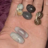 انواع سنگ ومهره.|جواهرات|باوی, |دیوار