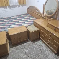 تخت خواب همراه با دراور و میز آرایش|تخت و سرویس خواب|شیراز, فرهنگ شهر|دیوار