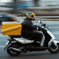 استخدام پیک موتوری