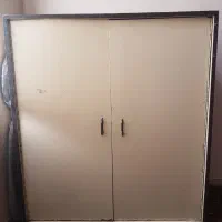 کتابخانه چوبی قدیمی