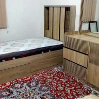 تخت و میز آرایشی در حد نو