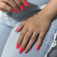 تخفیف کاشت ناخن