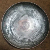 عتیقه سینی مسی قلمزنی|کلکسیون اشیاء عتیقه|قم, خاکفرج|دیوار