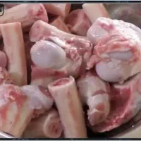 قلمه گوساله و ران گوساله با استخوان