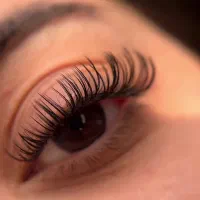 اکستنشن مژه لیفت مژه وابرو میکاپ وشنیون رنگ ومش