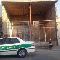 آهن الات دو عدد در مغازه