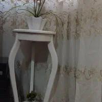 میز ۳پایه همراه با گل