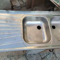 سینک ظرفشویی و کابینت