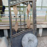 در حیاط خیلی محکم