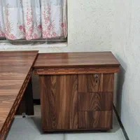 فروش تعدادی میز اداری و صندلی انتظار اداری تمیز|دفتر کار|یزد, |دیوار