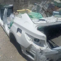 بدنه آزرا گرنجور. گلگیر عقب