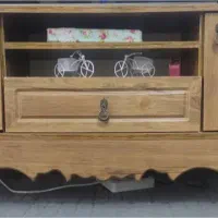 به دلیل جابه جایی مبل ،میز تلویزیون