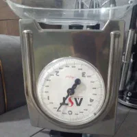 چراغ نفتی نو و ترازو آشپزخانه|کلکسیون اشیاء عتیقه|قدس, شهرقدس|دیوار