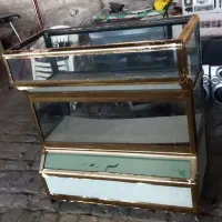 ویترین المنیومی