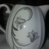 سرویس چینی توس ۵۸ تیکه  و فلاسک چای نو