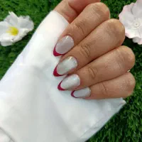 آموزش و خدمات کاشت ناخن با تخفیف بهاری