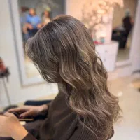 مدل رنگ و لایت نیازمندیم