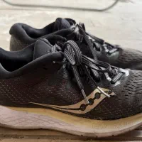 کتانی saucony سایز ۳۸-۳۹