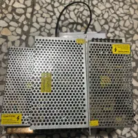 تغذیه برق ۱۲ ولت