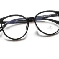 عینک طبی پیدا شده