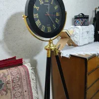 ساعت ایستاده