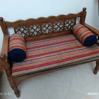 تخت سنتی با رنگ خاص