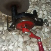 سنگ دستی قدیمی پایه متحرک