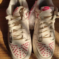 کفش کتونی|کیف، کفش، کمربند|بندر گناوه, |دیوار