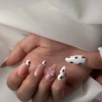 آموزش کاشت و طراحی سالنی ناخن