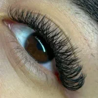 مژه کارم به صورت درصدی کار میکنم با شما سالن دار‌