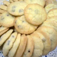 فروش انواع شیرینی و کیک خانگی با قیمت مناسب