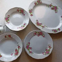 سرویس گل سرخ و ظروف چینی