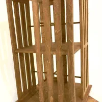 کتابخانه مدرن کوچک کم جا