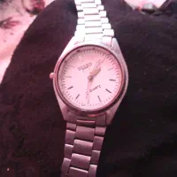 ساعت سیکو باطری ولی موتورش چرخ دنده‌ای