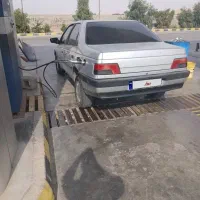 پژو 405نقره ای