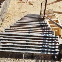 پله نرده ای|عمدهفروشی|گلبهار, شهر جدید گلبهار|دیوار