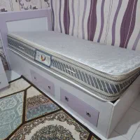 تخت وتشک