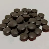 قرص کودمخصوص گل‌های پژمرده و زرد آپارتمانی|گل و گیاه طبیعی|هشتگرد, فشند|دیوار