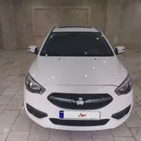 شاهین با سانروف مدل 1404 و 1403