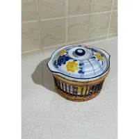 ظرف گل پنبه ای و قاشق چنگال و ماهیتابه و گلدان