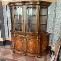 ویترین چوب گردو