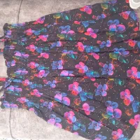 پیراهن یا تاپ دخترانه