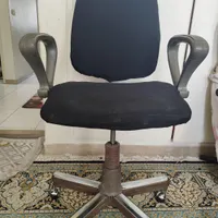 فروش میز مدیریت و یک عدد میز و یک عدد صندلی|مبلمان اداری|تهران, اباذر|دیوار