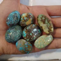 فیروزه درشت مدالی گردنی دانه ۱۱۷ هزار تومان