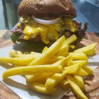 اشپژ فست فود کارگر فست فود سالندار