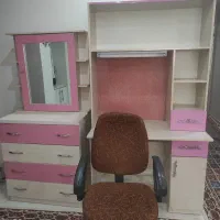 دراور ، میز تحریر و صندلی